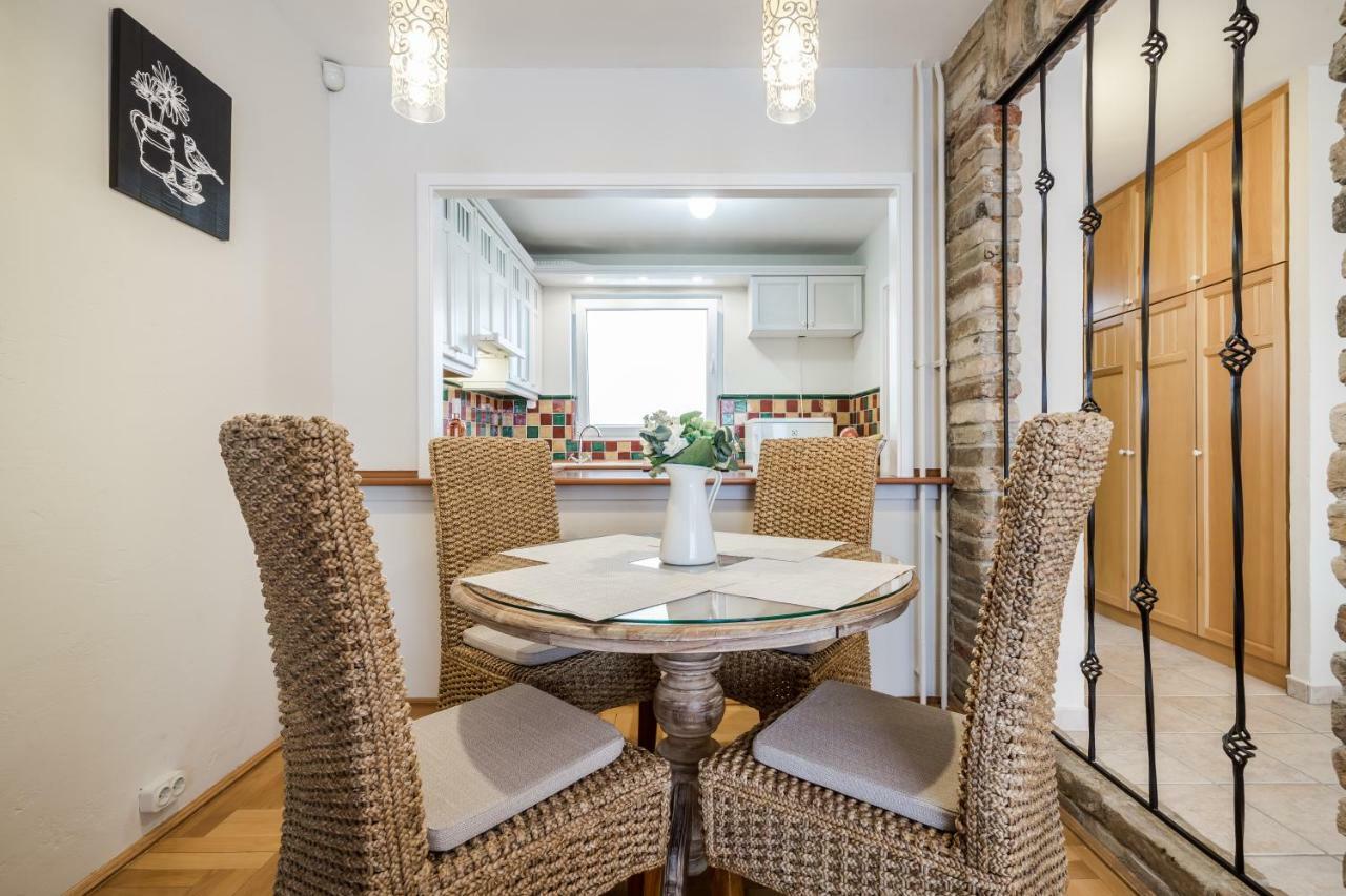 בודפשט Bpr Golden Corner Suite With Balcony & A/C מראה חיצוני תמונה